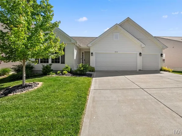 604 Old Friedens Rd, Saint Charles, MO 63303