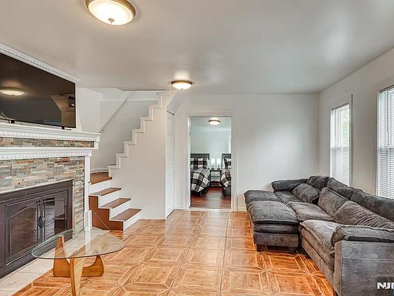 4th image of 86 Pine Brook Road Lincoln Park