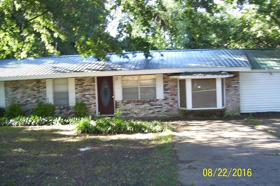 1st image of 111 Amelia Dr