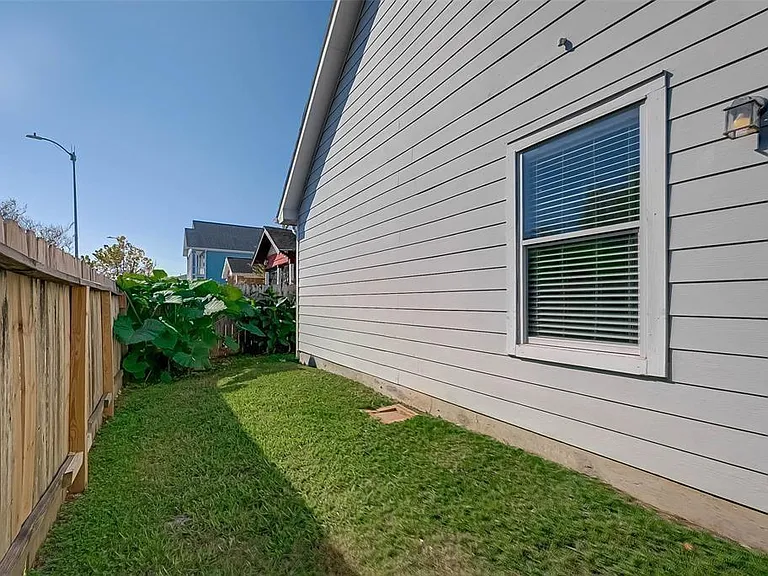 3508 Garrow St — Photo 21
