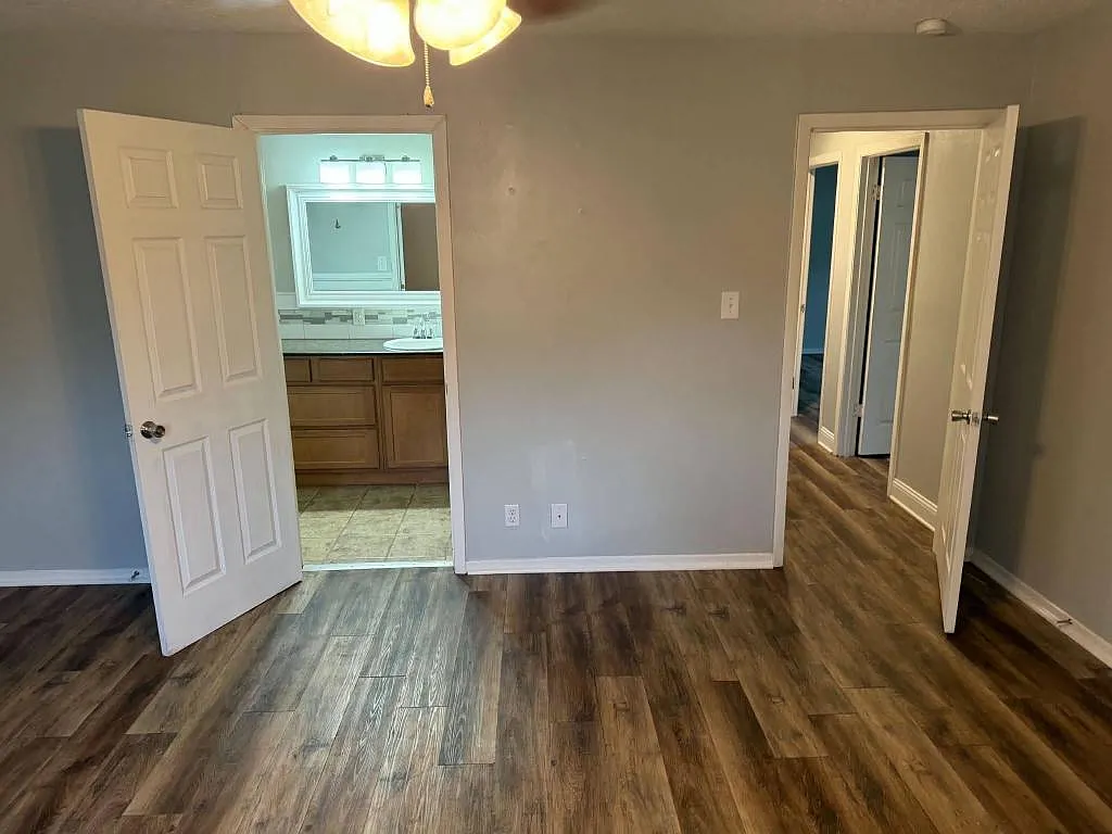 201 Johnson Dr — Photo 3