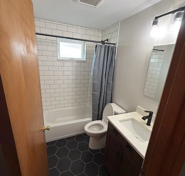 1806 Sybil Ct — Photo 6