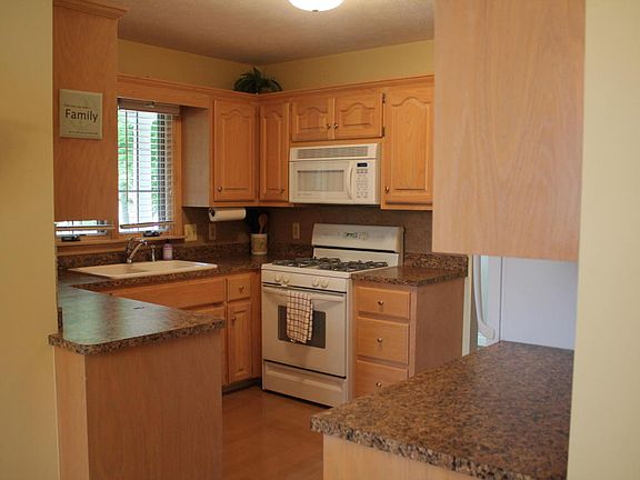 3rd image of 2614 Golfbury Dr SW
