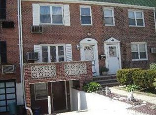 15020 61st Rd, Flushing, NY 11367