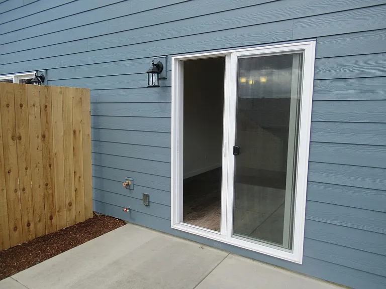 Newer Three Bedroom Duplex — Photo 13