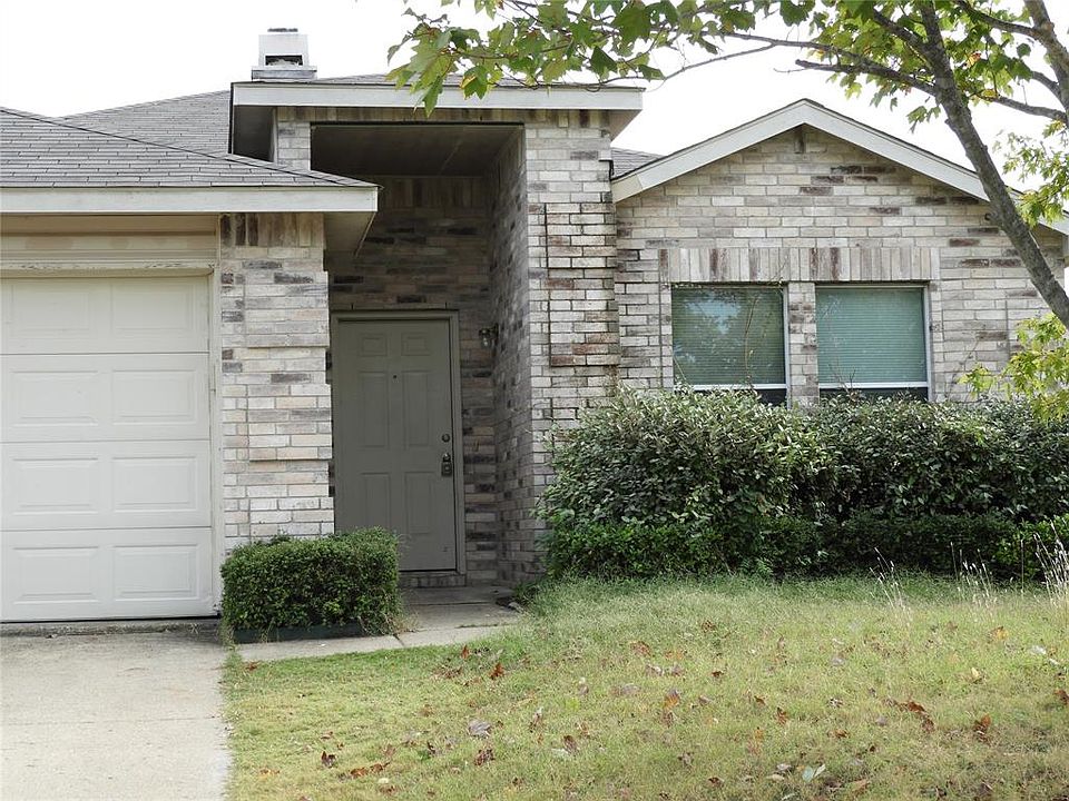 1st image of 2617 Clear Brook Dr