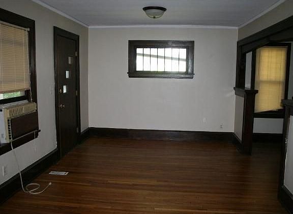 4th image of 955 Maryland Ave E
