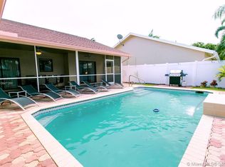 215 SE 8th St #1, Dania, FL 33004