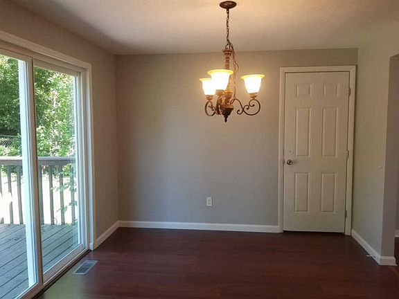 4th image of 10273 Chippenham Ct