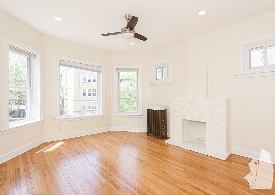1st image of 4743 N Albany Ave #2