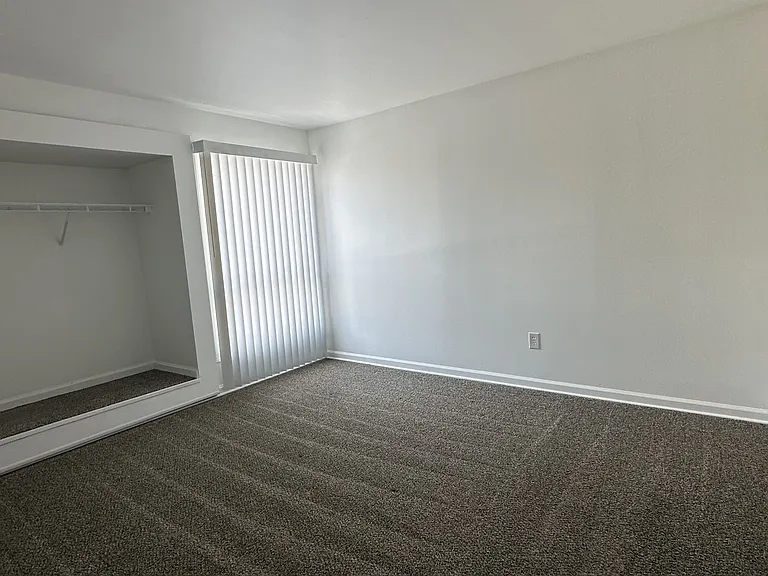 703 W Russell Rd #B — Photo 8