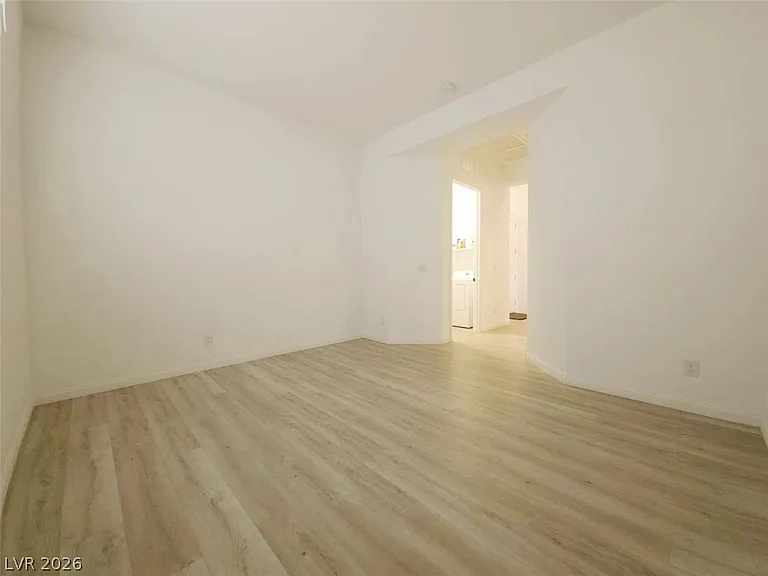 7562 Desert Rhyolite St — Photo 28
