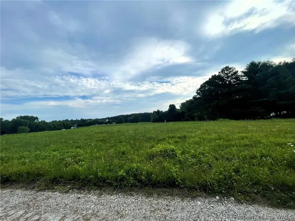 8799 Barnes Rd, Lanexa, VA 23089