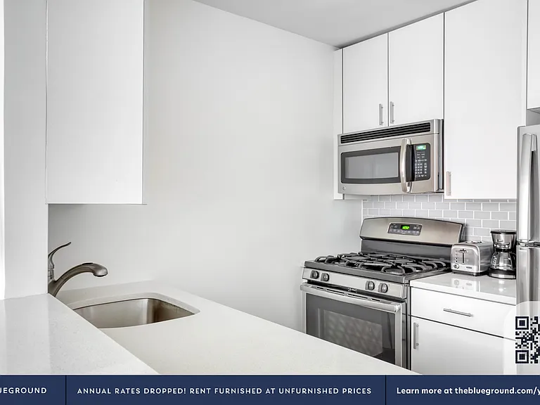 520 W 43rd St #7M — Photo 8