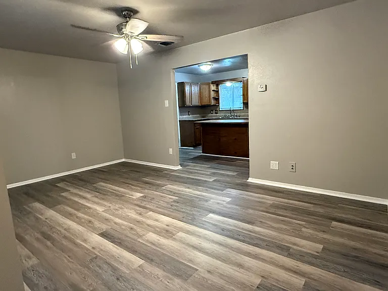 1518 Maple St — Photo 7