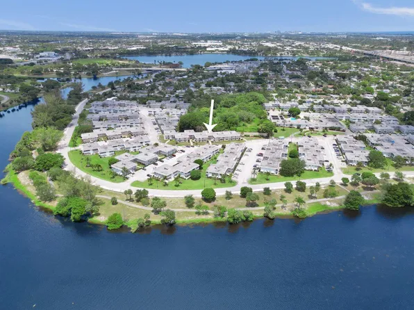 3120 Cynthia Lane #207, Lake Worth Beach, FL 33461