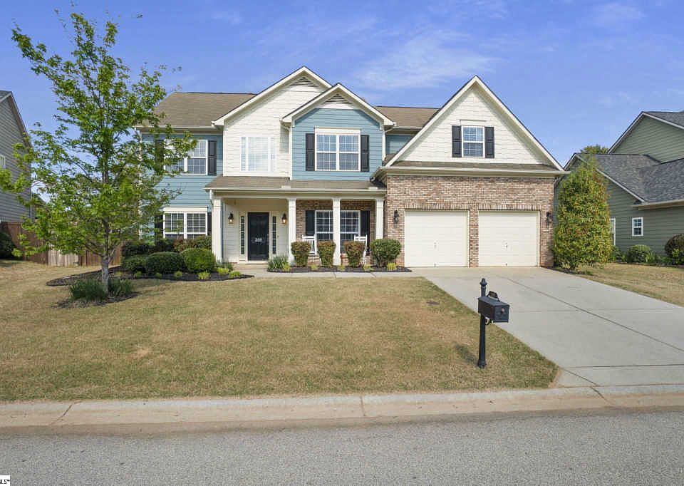 1st image of 209 Strasburg Dr