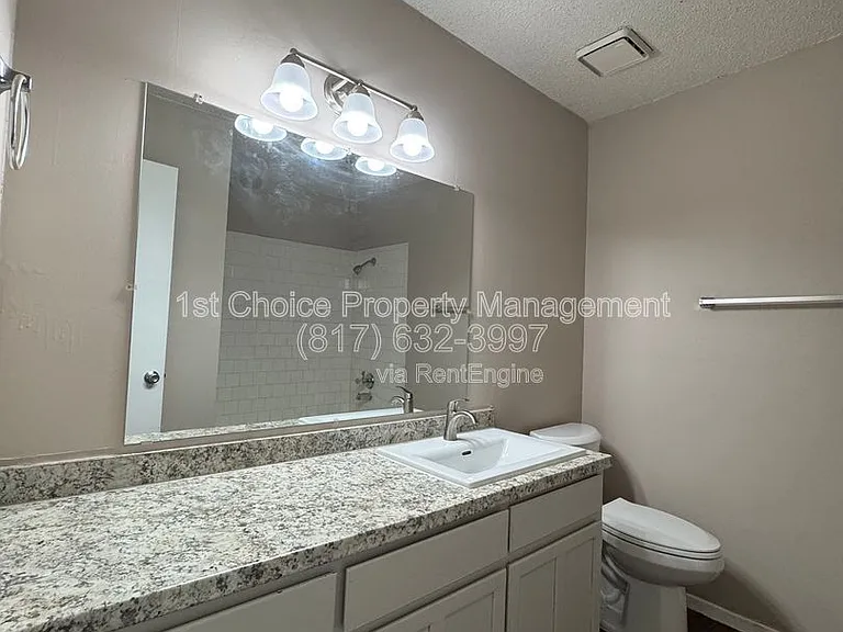 7704 Jennifer Ln — Photo 10