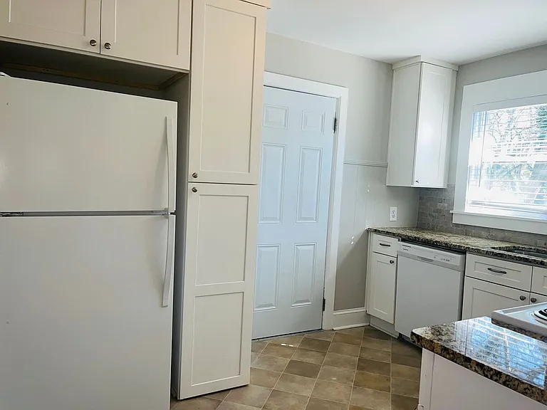 117 Boulevard — Photo 12