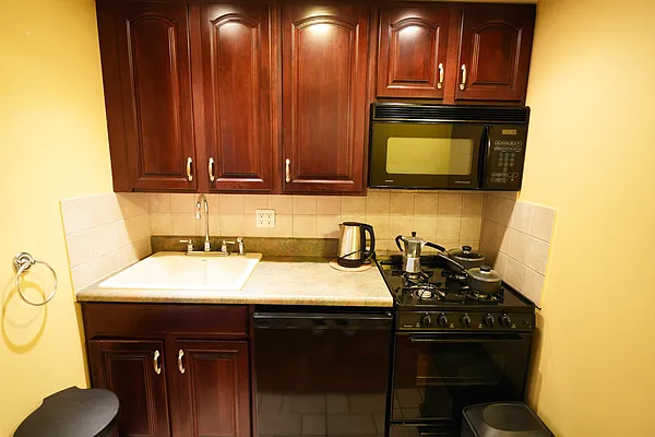 Rented by REAL New York | media 33