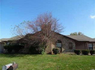 2 Ramona Dr, Shiloh, IL 62221