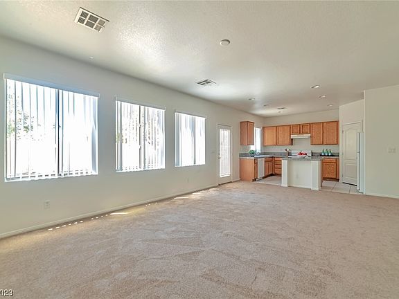 3rd image of 633 Claxton Ave