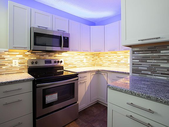 5th image of 3438 Westgate Dr