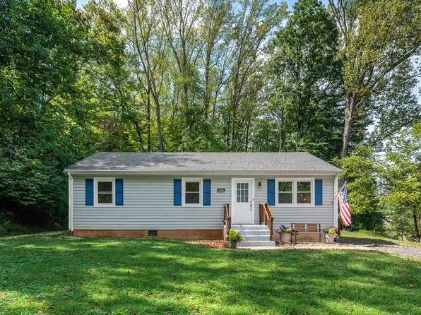 120 Willow Ln, Madison Heights, VA 24572