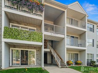 18 Aspen Ct, Hamilton, NJ 08619