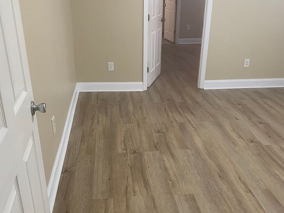 2nd image of 1922 Spain St