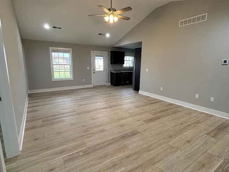 320 Whitley Ln — Photo 10