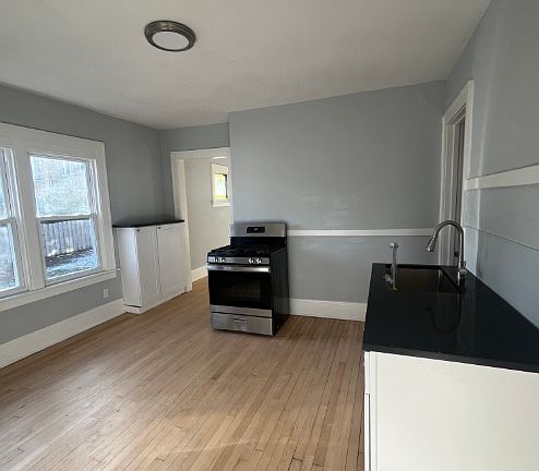 4th image of 2552 N Humboldt Blvd