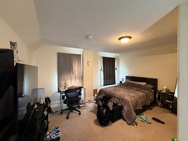 83-85 Grandview Ave #1 — Photo 8
