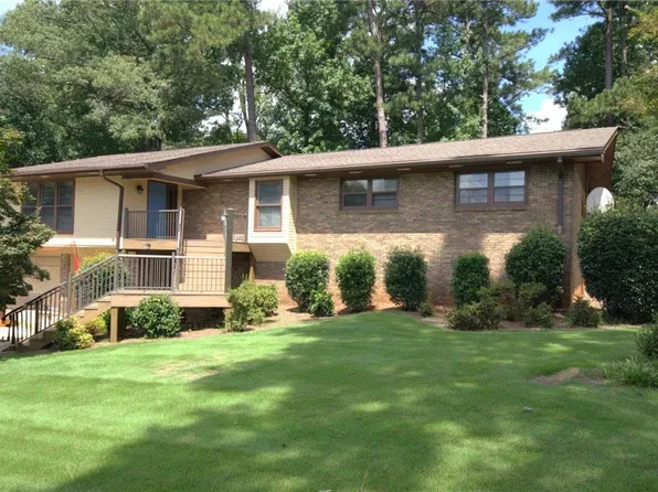 1001 Cumberland Dr, Auburn, AL 36830