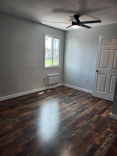43 N Miami St — Photo 17