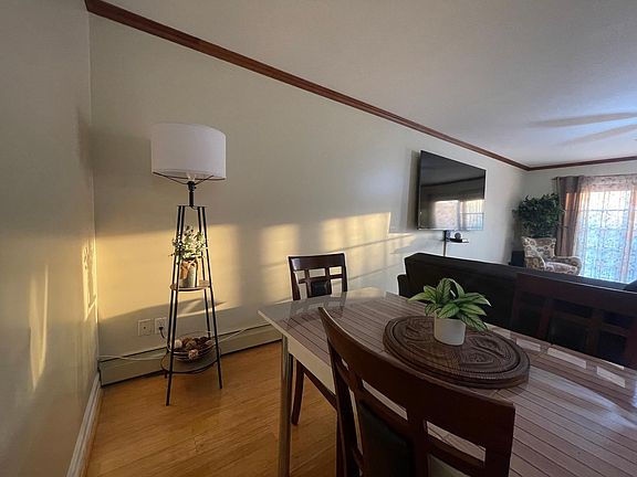 3rd image of 126 Beach 91st St #2