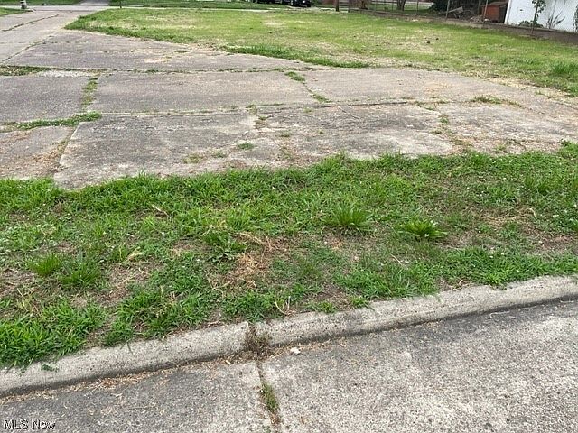 2nd image of 1906 Beaver St