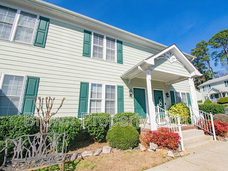 452 Cityview Ln — Photo 1