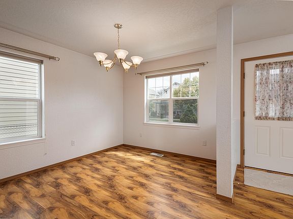 5th image of 406 Bentley Park Loop