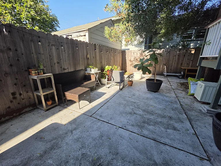 1822 Bay St #D — Photo 14