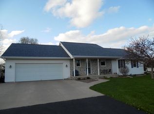 W5580 Sumac Ln, APPLETON, WI 54915