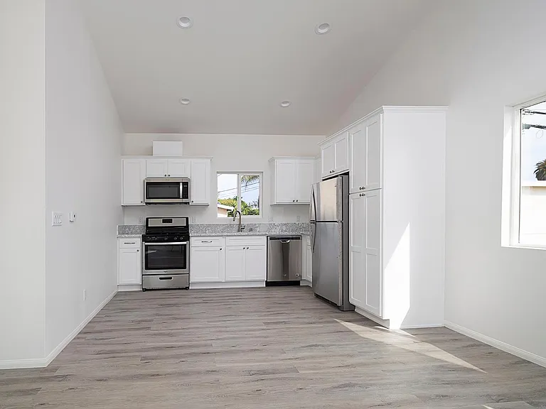1524 Henderson Ave #B — Photo 5