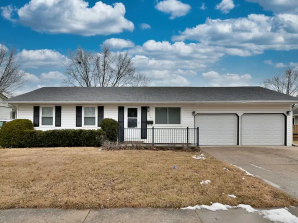 309 W Green Meadows Blvd, Streamwood, IL 60107