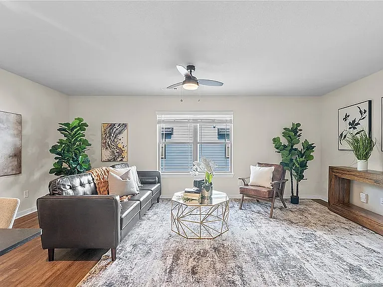 3 bed, 2.5 bath, 1420 sqft, $680 — Photo 4