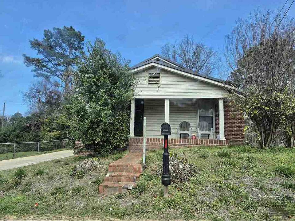 1st image of 2108 5th St E