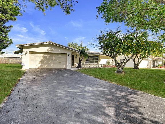 3rd image of 5480 NE 22nd Avenue