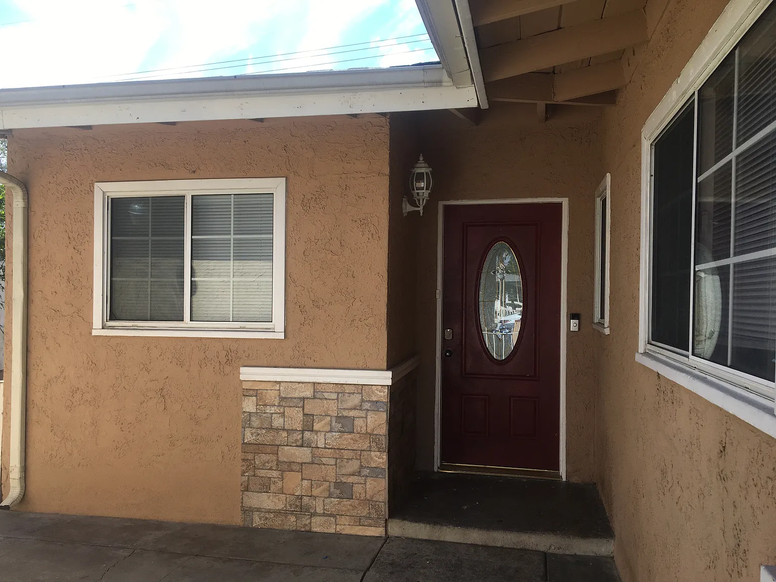 3 bed, 1012 sqft, $2,650 — Photo 2