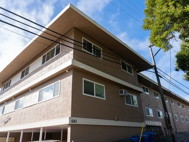 640 S 2nd St #3 — Photo 2