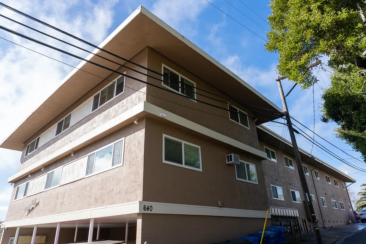 Building Photo - 640 S 2nd St #3