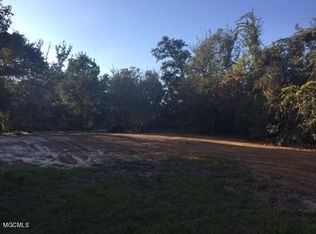 111 Eleanor Dr, Pass Christian, MS 39571